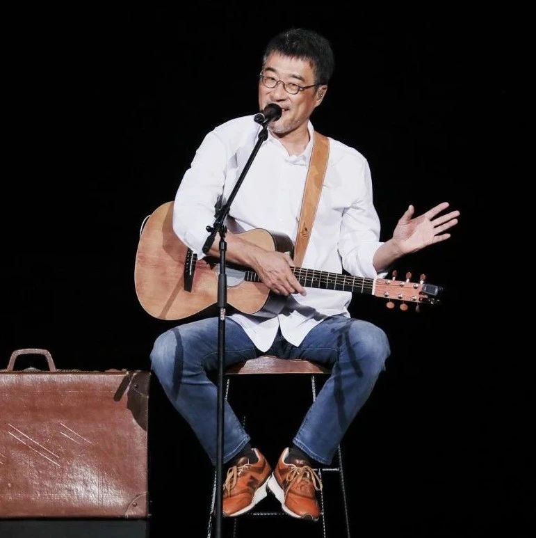 Just now, Li Zongsheng is 63 years old: from young to white, I finally understand these 8 songs